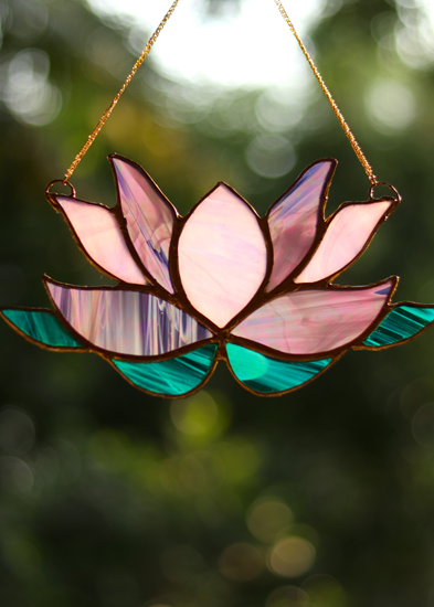 Homelymess Suncatcher Pretty Lotus