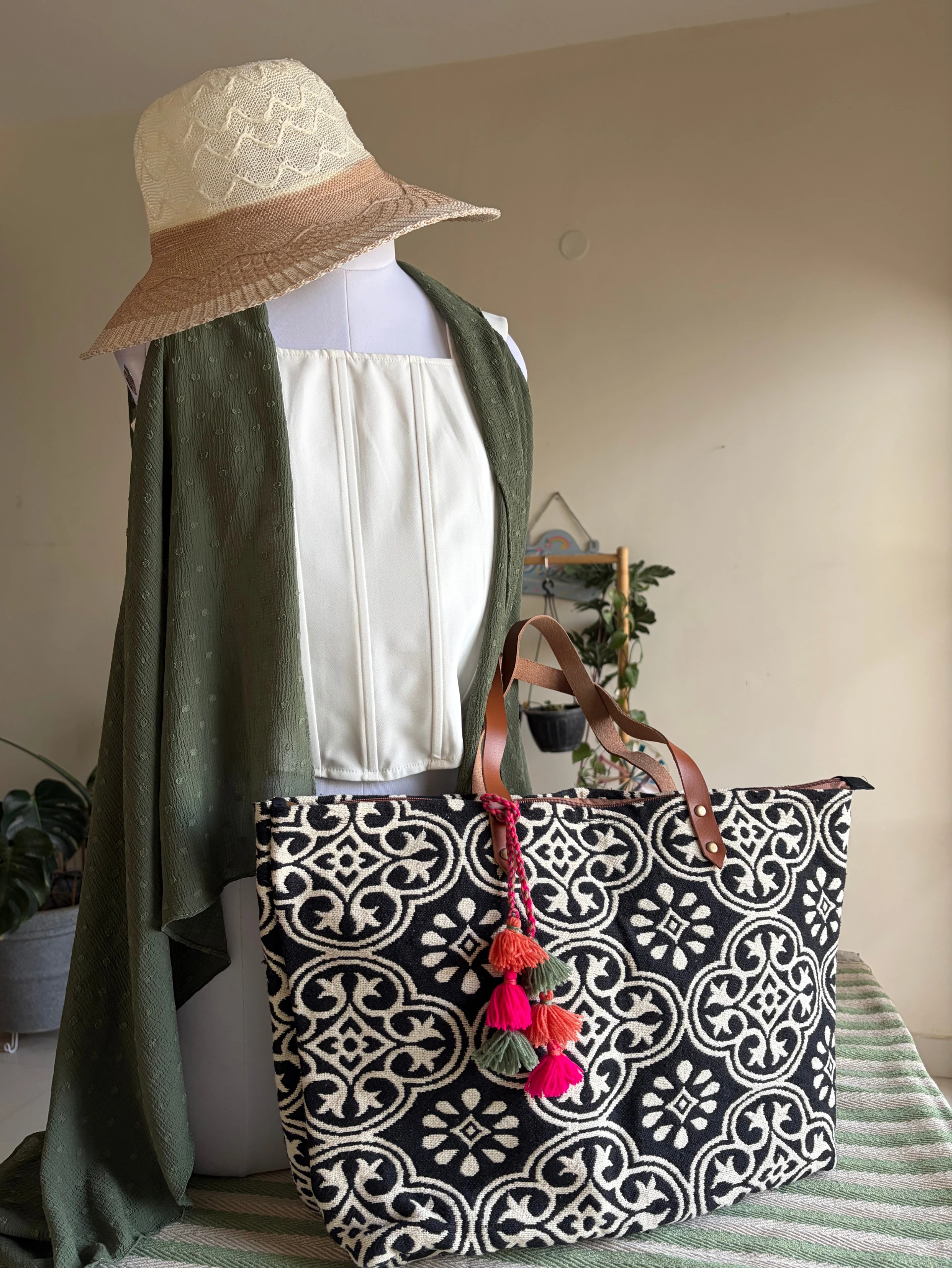 Black Rose' Tote and Laptop Bag